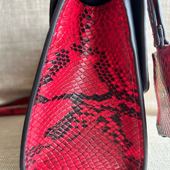 🌺Leather crossbody🌺 - Picture 7 of 11